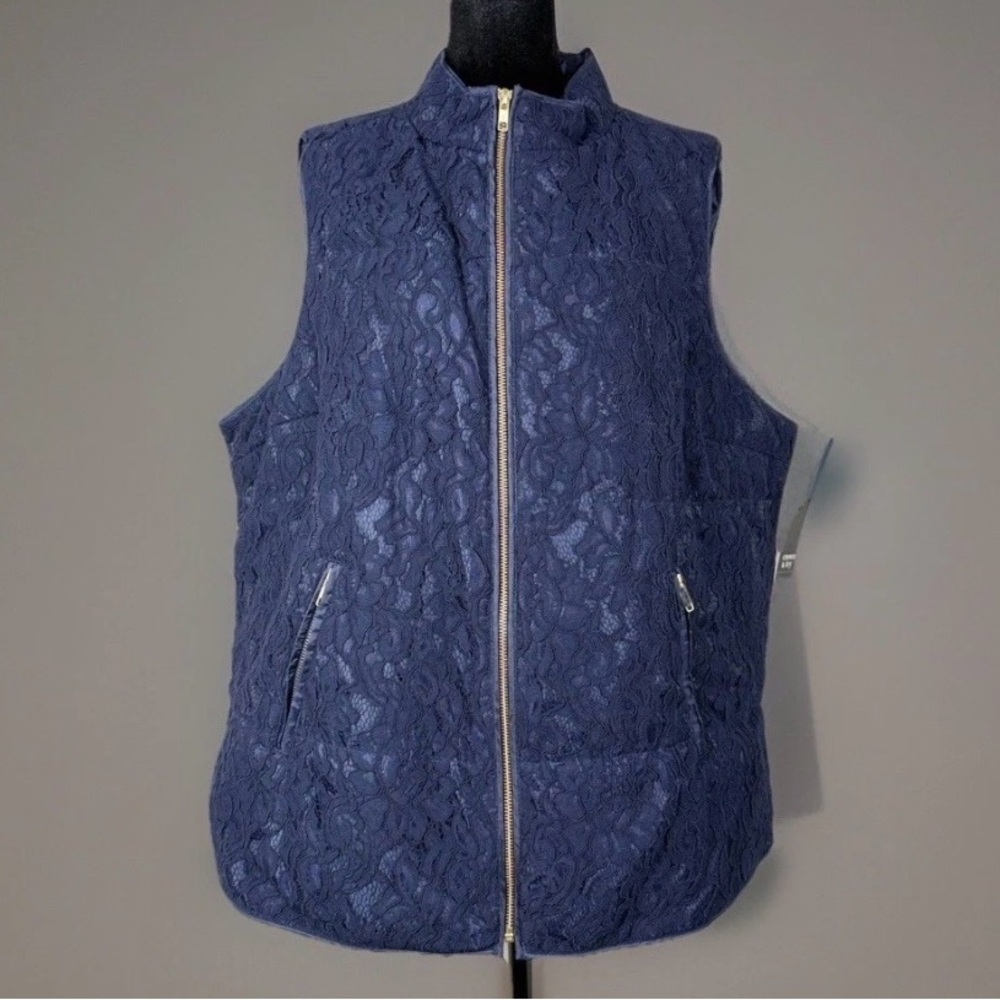 NWT Crown & Ivy Curvy Lace Vest – Navy Blue – Size 2x curvy